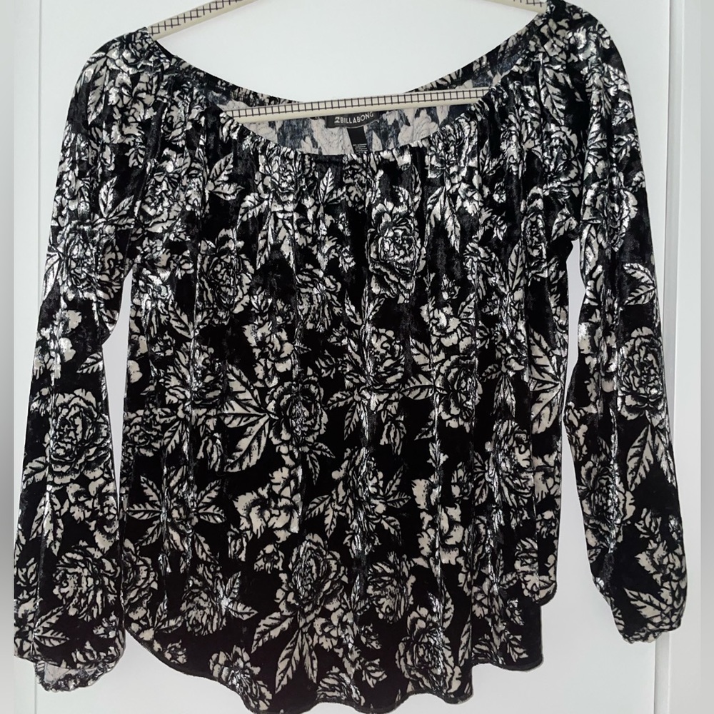 Billabong velvet blouse size small